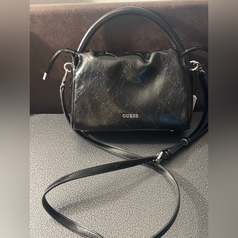 Guess Black Leather Shoulder Bag